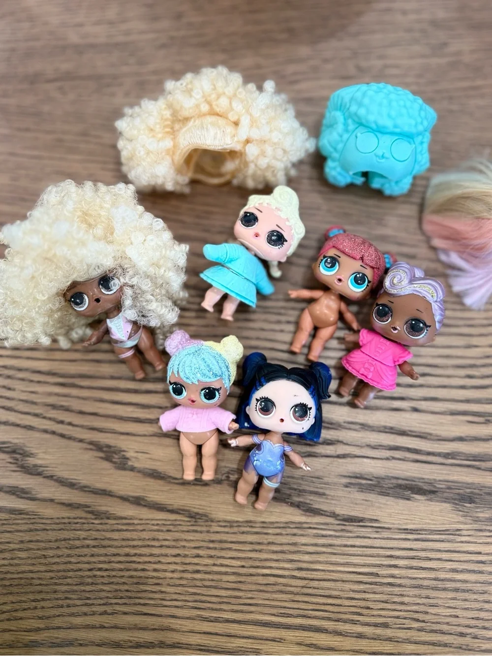 Small Dolls Playset - Assorted Pastel Colors